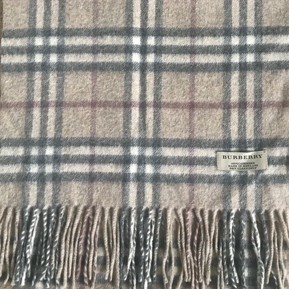 Burberry Scarf - Mint Condition - Picture 1 of 3
